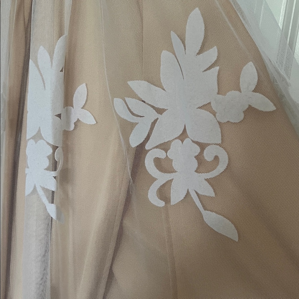 Luxxel Halle Maxi Dress Velvet Flower Sheer overlay White Nude Wedding Gala S - Picture 7 of 12